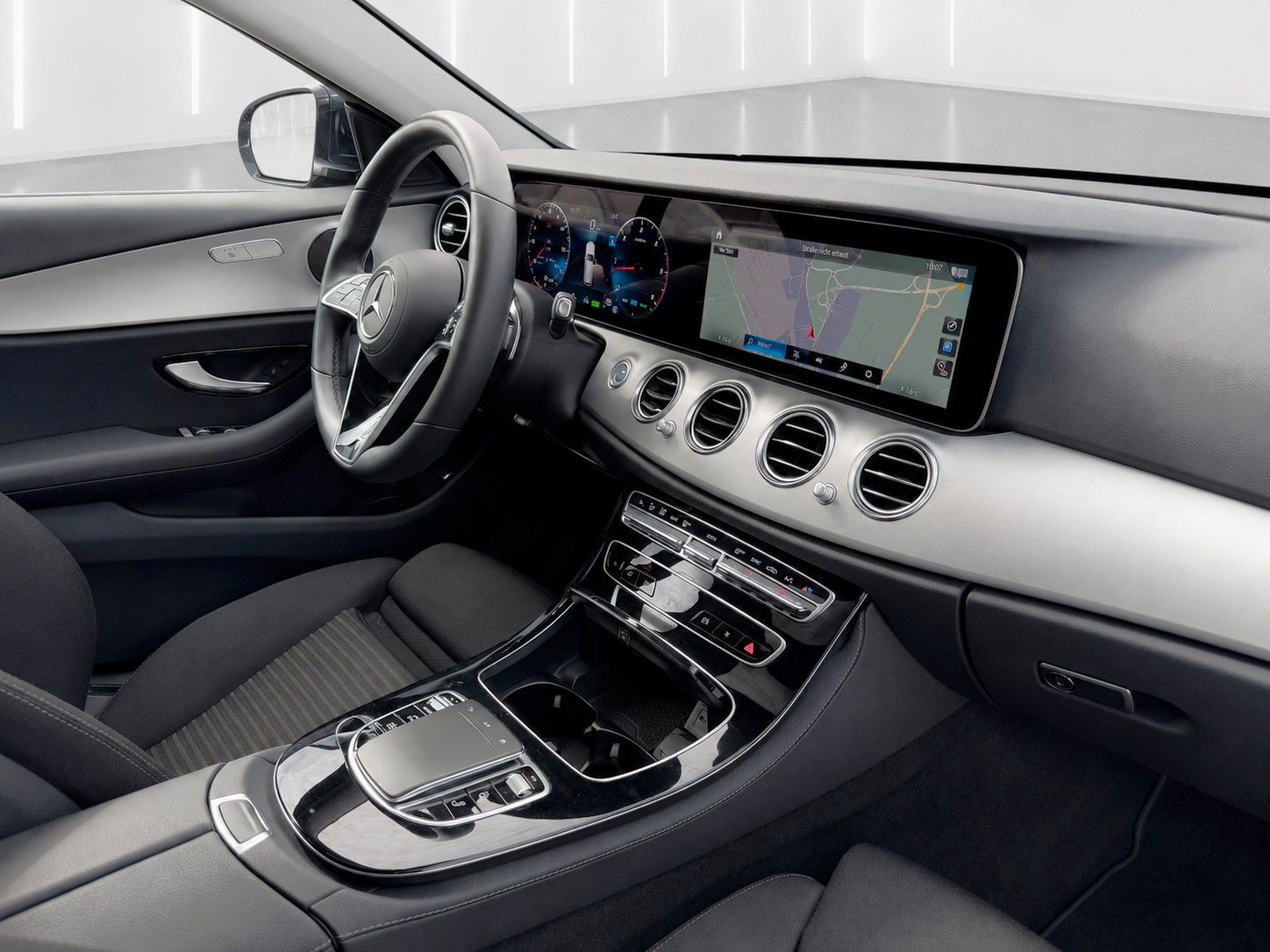 Fahrzeugabbildung Mercedes-Benz E 220 d T 9G-TRONIC *LED*SCHIEBEDACH*WIDE* - mit KI generiert/bearbeitet