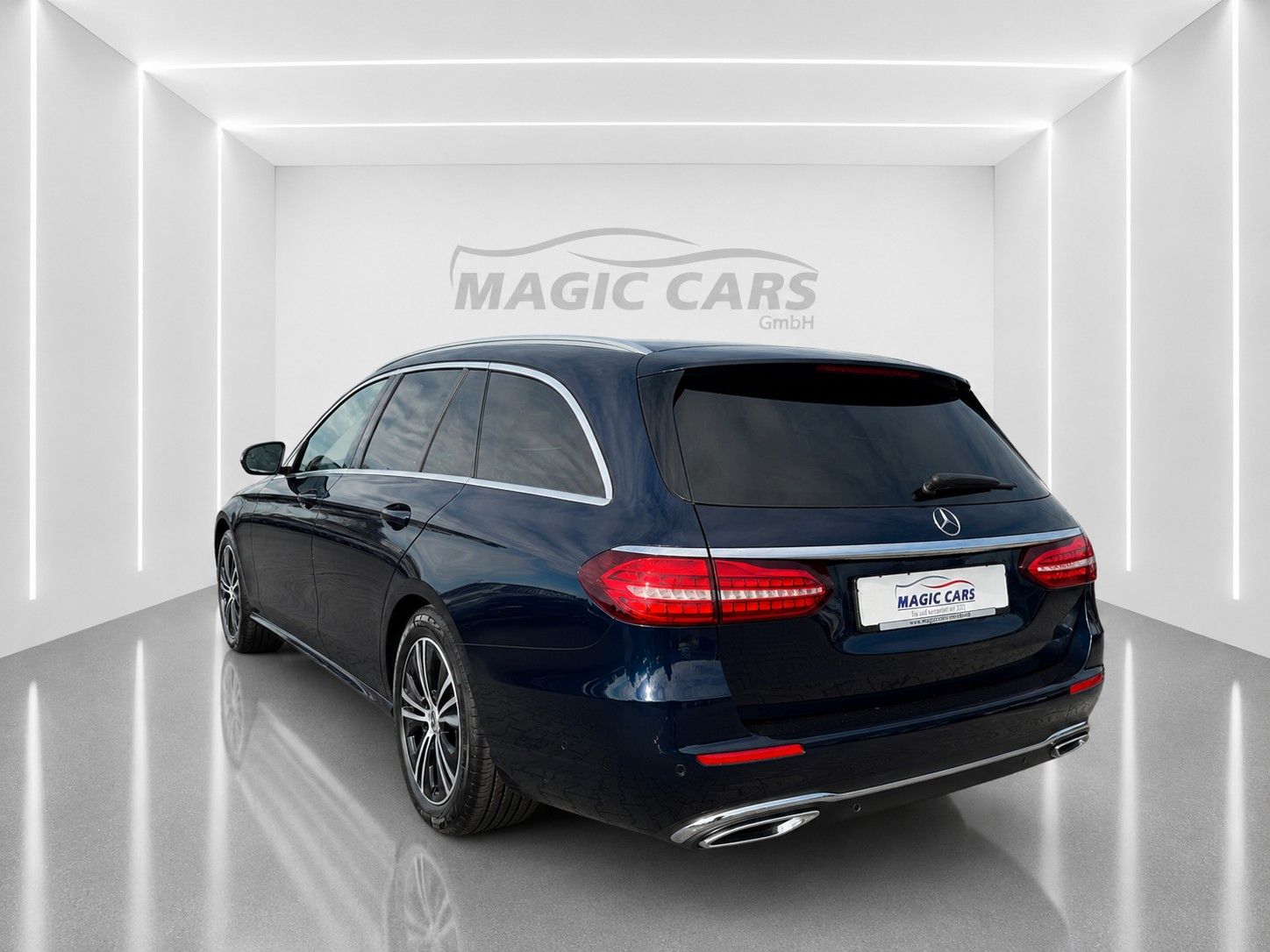 Fahrzeugabbildung Mercedes-Benz E 220 d T 9G-TRONIC *LED*SCHIEBEDACH*WIDE* - mit KI generiert/bearbeitet