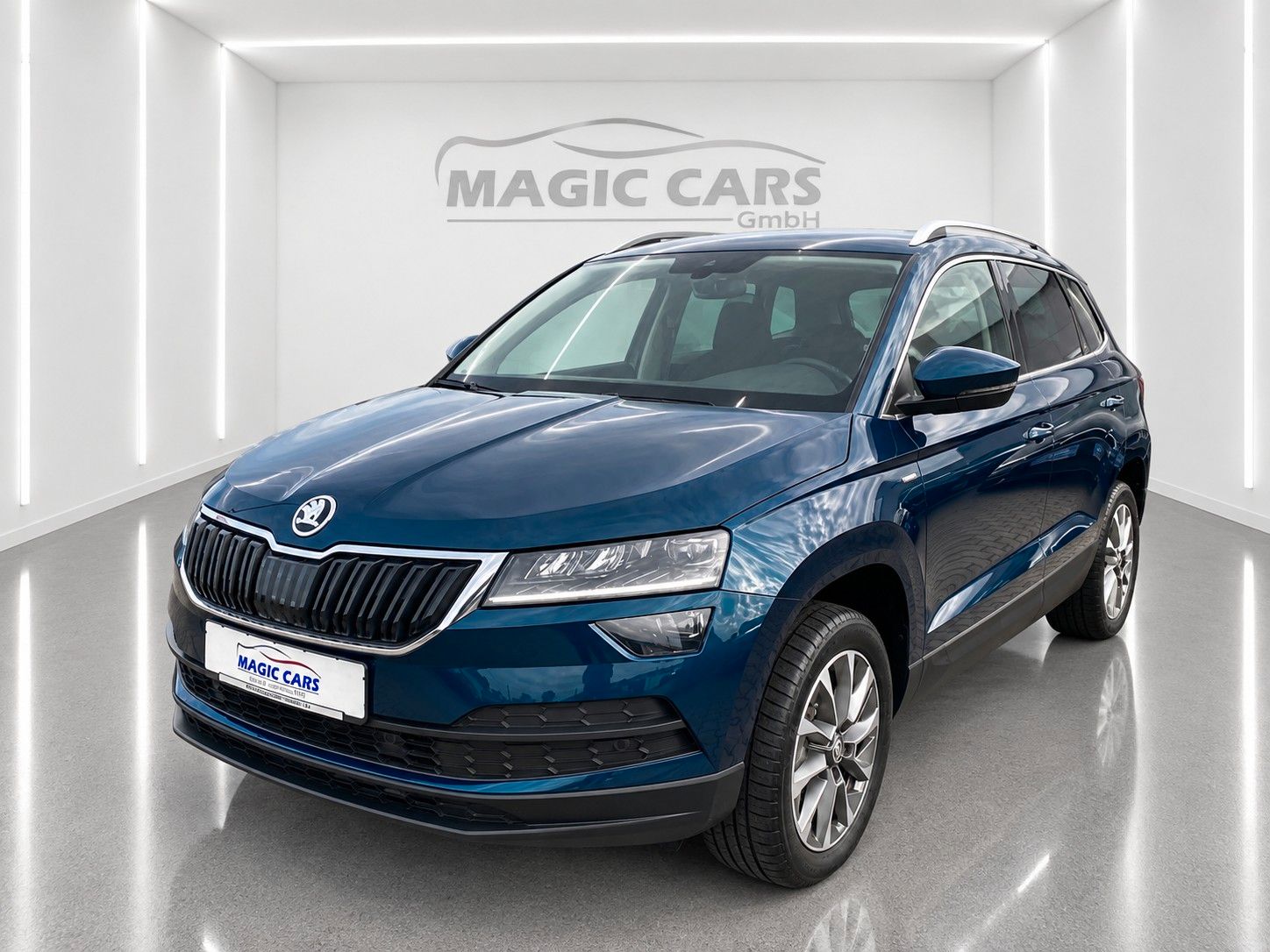 Fahrzeugabbildung SKODA Karoq 1.5 TSI ACT DSG Clever *Kamera*LED*AHK* - mit KI generiert/bearbeitet