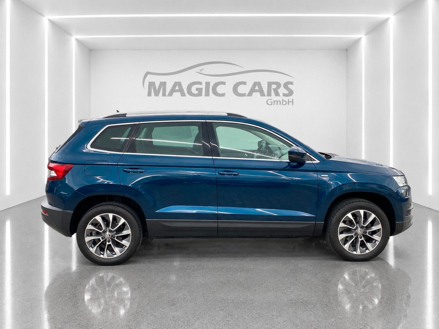 Fahrzeugabbildung SKODA Karoq 1.5 TSI ACT DSG Clever *Kamera*LED*AHK* - mit KI generiert/bearbeitet