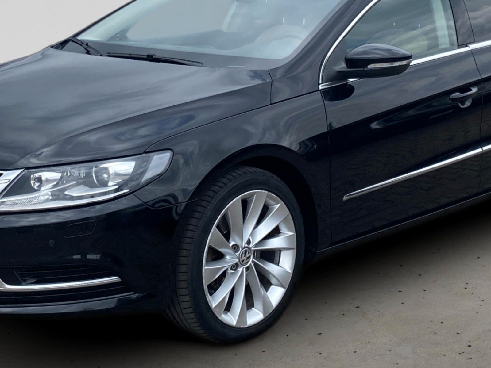Fahrzeugabbildung Volkswagen Passat CC 2.0 TDI DSG *Xenon*Navigation*Kamera* - mit KI generiert/bearbeitet