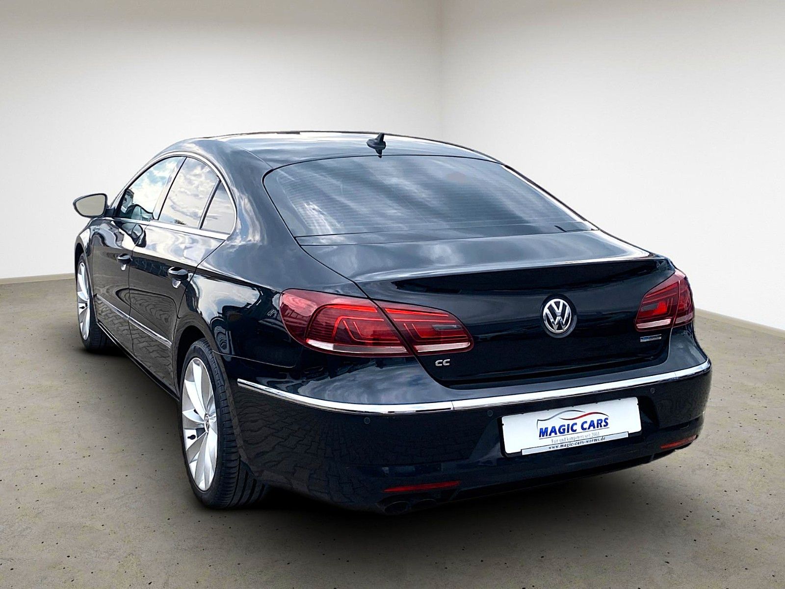 Fahrzeugabbildung Volkswagen Passat CC 2.0 TDI DSG *Xenon*Navigation*Kamera* - mit KI generiert/bearbeitet