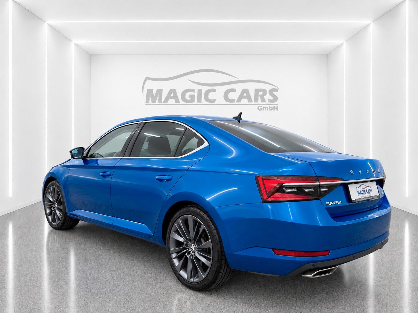 Fahrzeugabbildung SKODA Superb 2.0 TSI 4x4 Style *Matrix*Pano*Memory*SHZ - mit KI generiert/bearbeitet