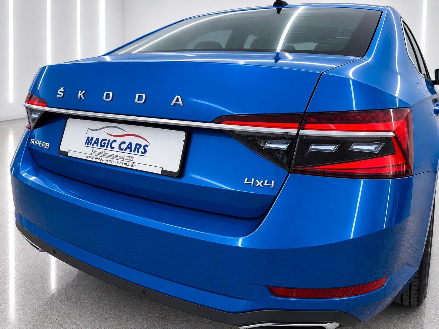 Fahrzeugabbildung SKODA Superb 2.0 TSI 4x4 Style *Matrix*Pano*Memory*SHZ - mit KI generiert/bearbeitet