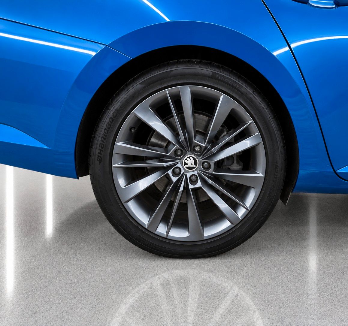 Fahrzeugabbildung SKODA Superb 2.0 TSI 4x4 Style *Matrix*Pano*Memory*SHZ - mit KI generiert/bearbeitet