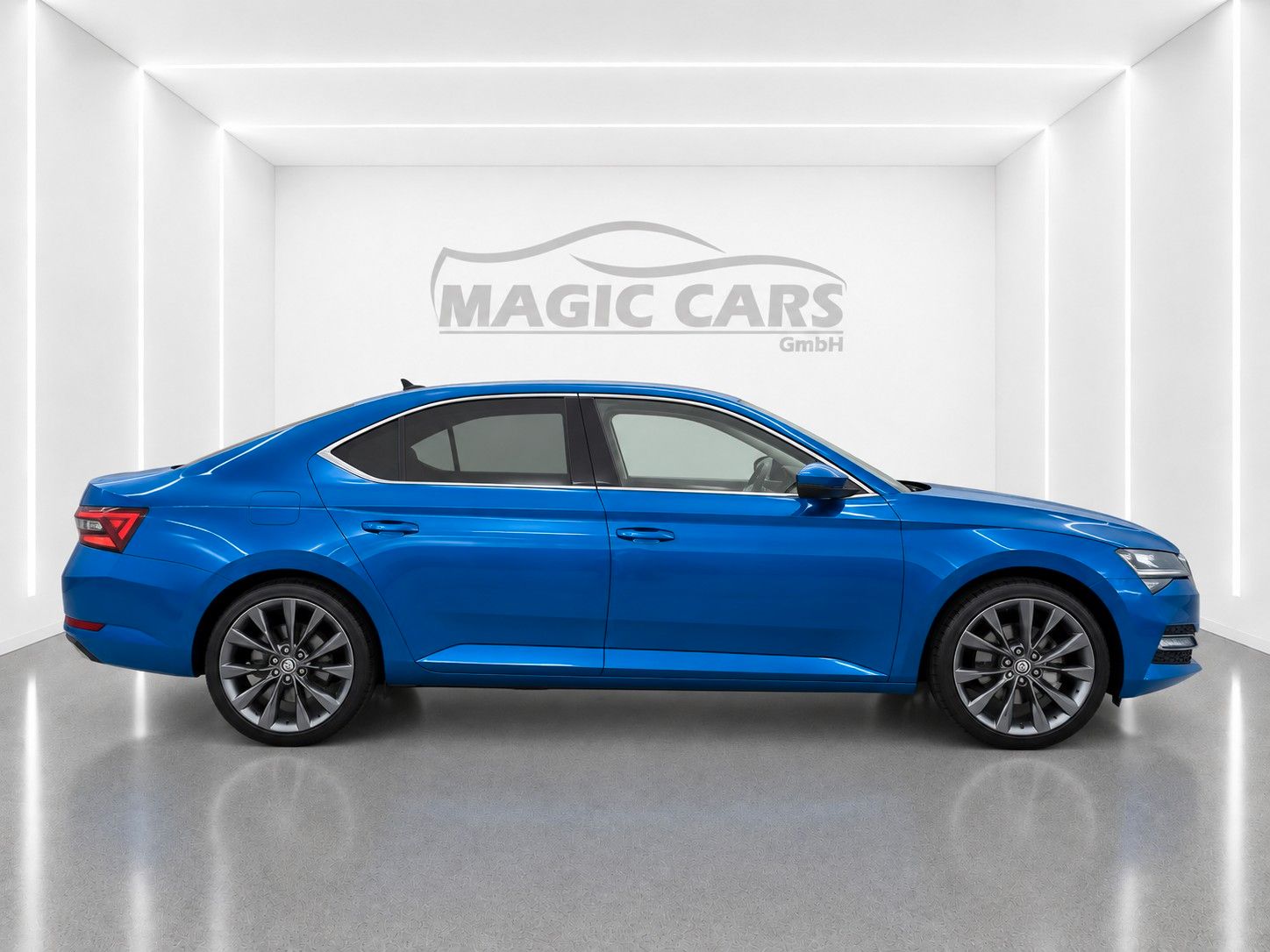 Fahrzeugabbildung SKODA Superb 2.0 TSI 4x4 Style *Matrix*Pano*Memory*SHZ - mit KI generiert/bearbeitet