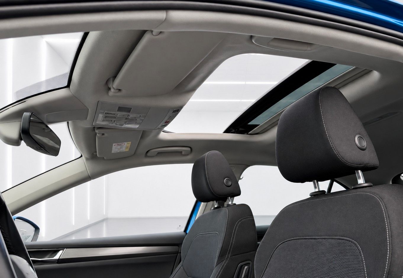 Fahrzeugabbildung SKODA Superb 2.0 TSI 4x4 Style *Matrix*Pano*Memory*SHZ - mit KI generiert/bearbeitet