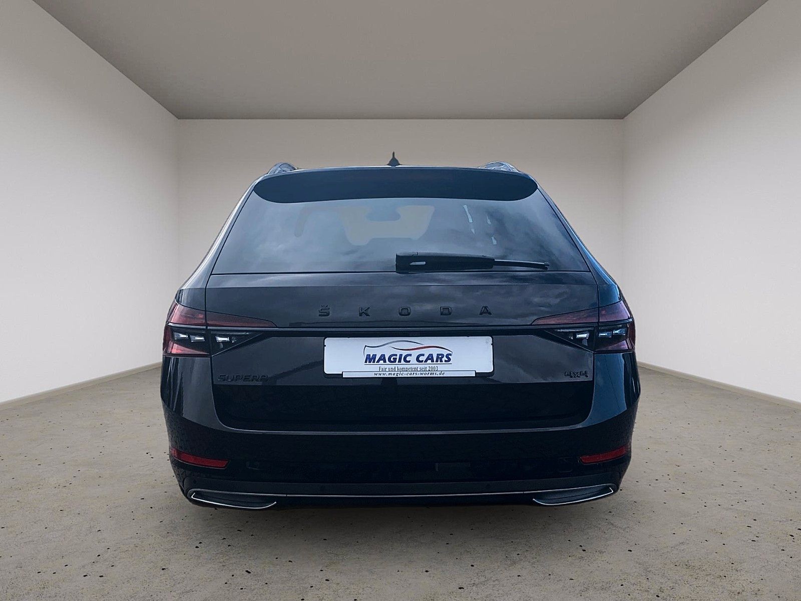 Fahrzeugabbildung SKODA Superb Combi Sportline 4x4 *Mega-Ausstattung* - mit KI generiert/bearbeitet