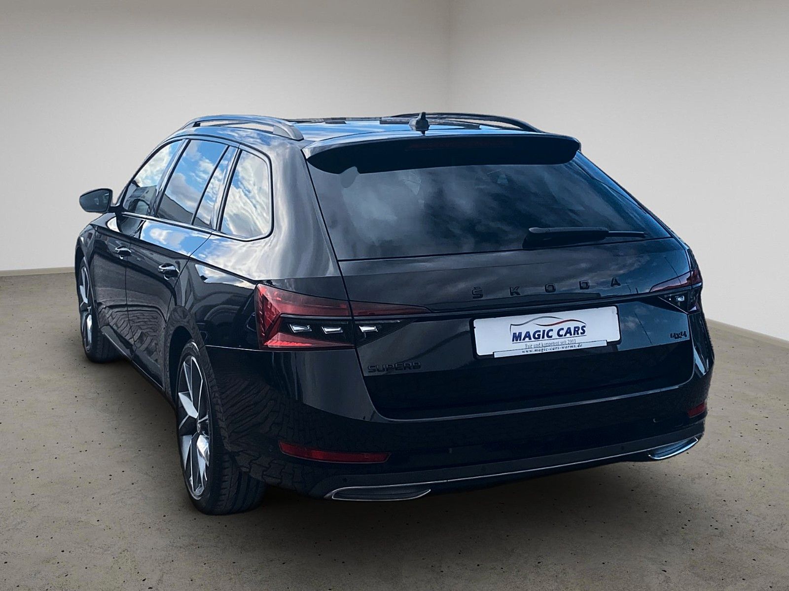 Fahrzeugabbildung SKODA Superb Combi Sportline 4x4 *Mega-Ausstattung* - mit KI generiert/bearbeitet
