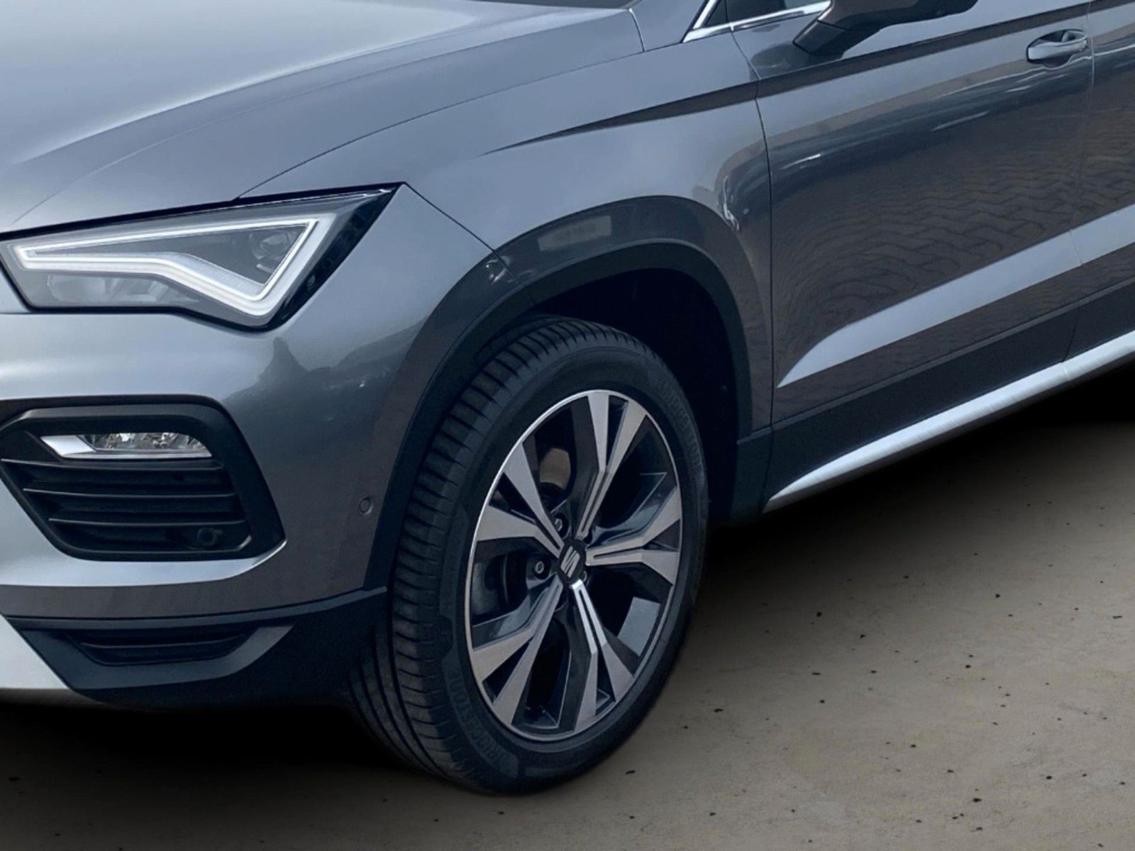 Fahrzeugabbildung SEAT Ateca 2.0 TDI DSG Xperience *LED*Pano*Beats*AHK* - mit KI generiert/bearbeitet