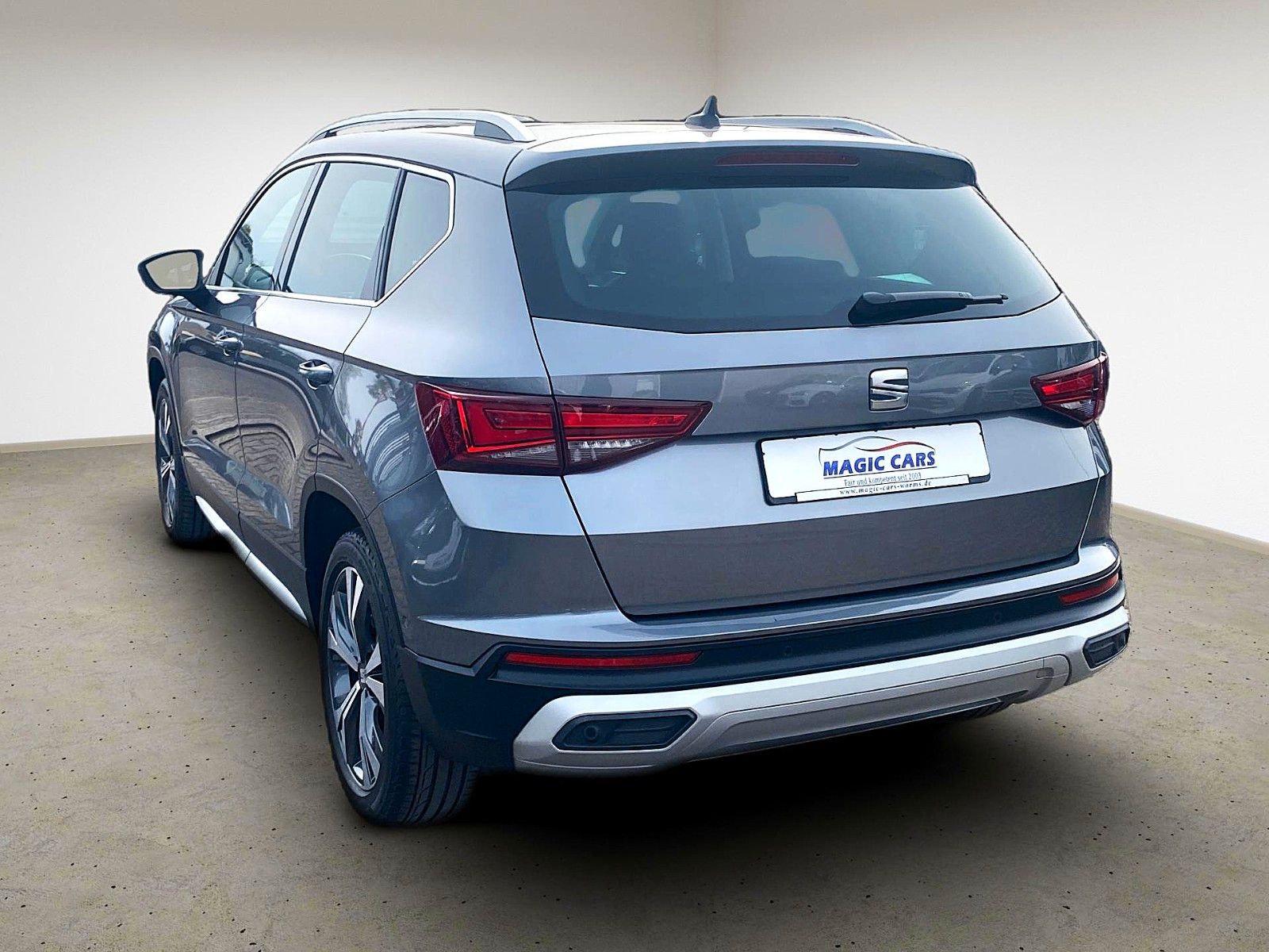 Fahrzeugabbildung SEAT Ateca 2.0 TDI DSG Xperience *LED*Pano*Beats*AHK* - mit KI generiert/bearbeitet