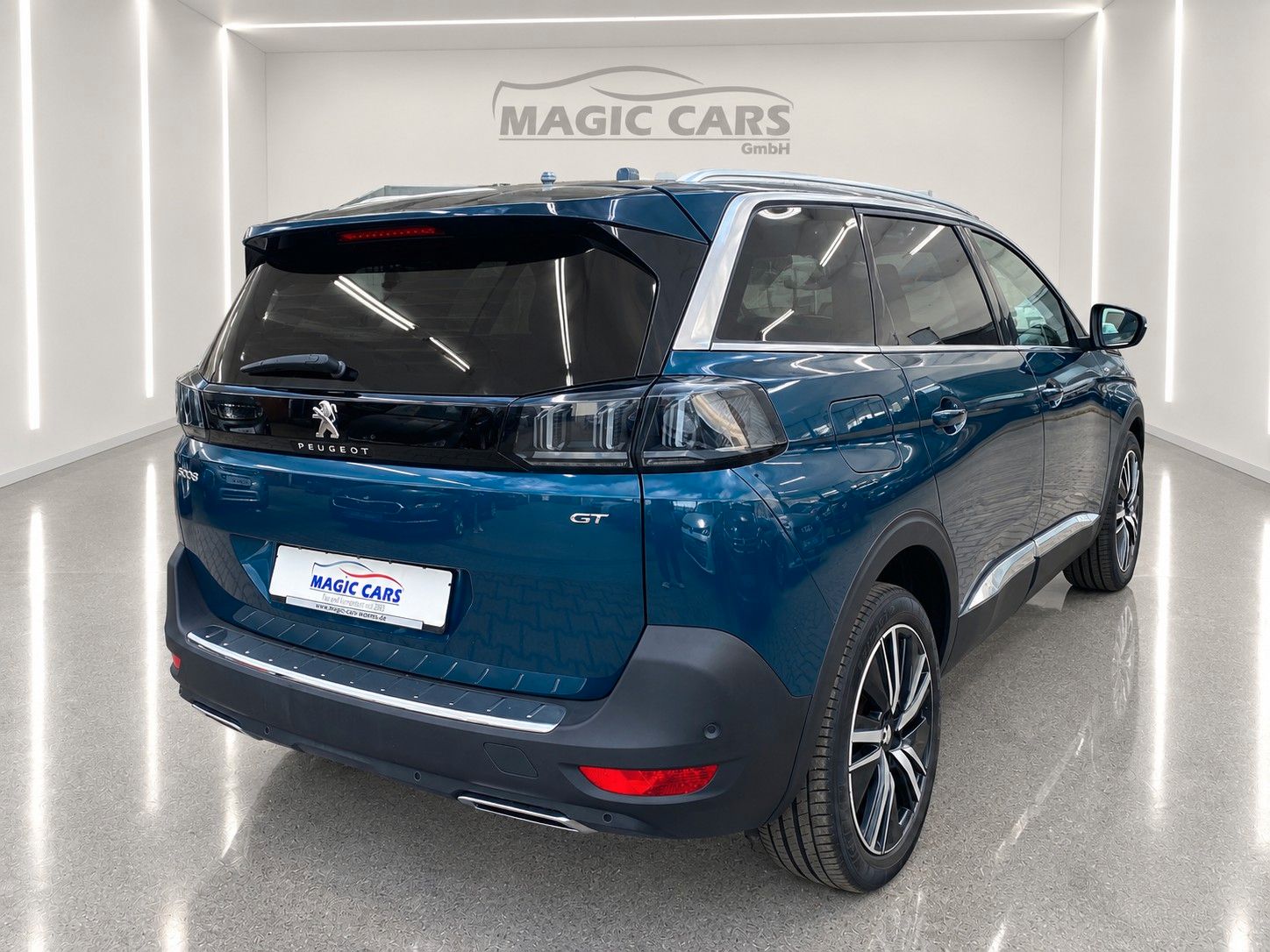 Fahrzeugabbildung Peugeot 5008 GT*Autom.*7 Sitzer*Standheizung*LED*Focal* - mit KI generiert/bearbeitet