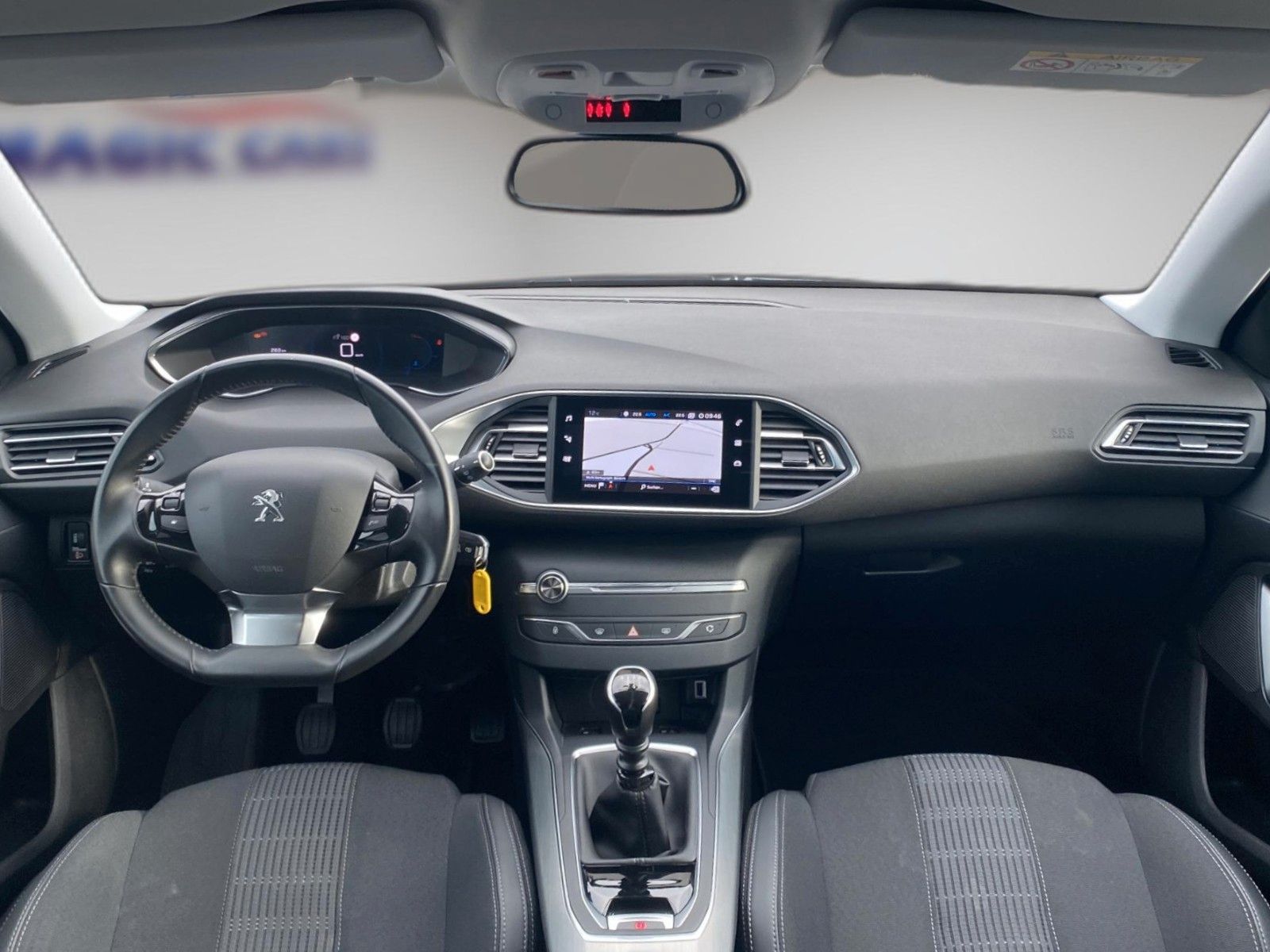 Fahrzeugabbildung Peugeot 308 SW BlueHDi 130 Allure *Kamera*Teilleder*AHK* - mit KI generiert/bearbeitet