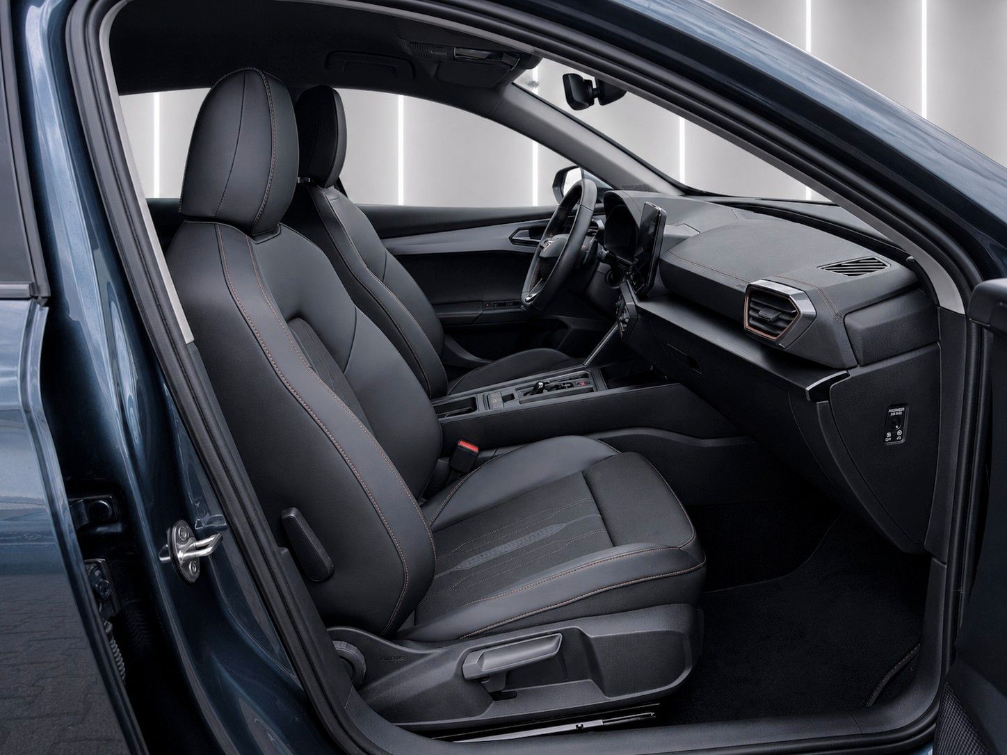 Fahrzeugabbildung CUPRA Formentor 1.5 TSI DSG *Teilleder*ACC*29.000KM* - mit KI generiert/bearbeitet