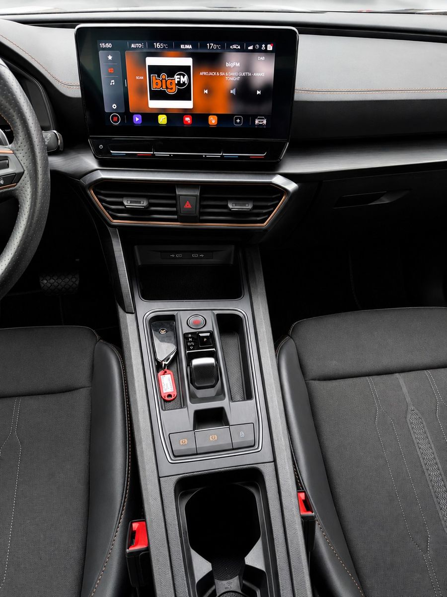 Fahrzeugabbildung CUPRA Formentor 1.5 TSI DSG *Teilleder*ACC*29.000KM* - mit KI generiert/bearbeitet