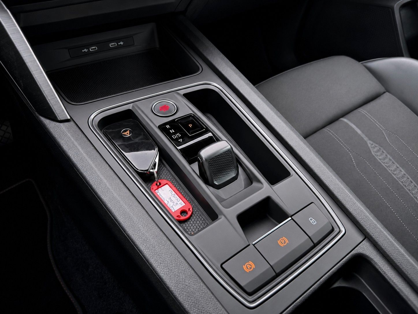 Fahrzeugabbildung CUPRA Formentor 1.5 TSI DSG *Teilleder*ACC*29.000KM* - mit KI generiert/bearbeitet