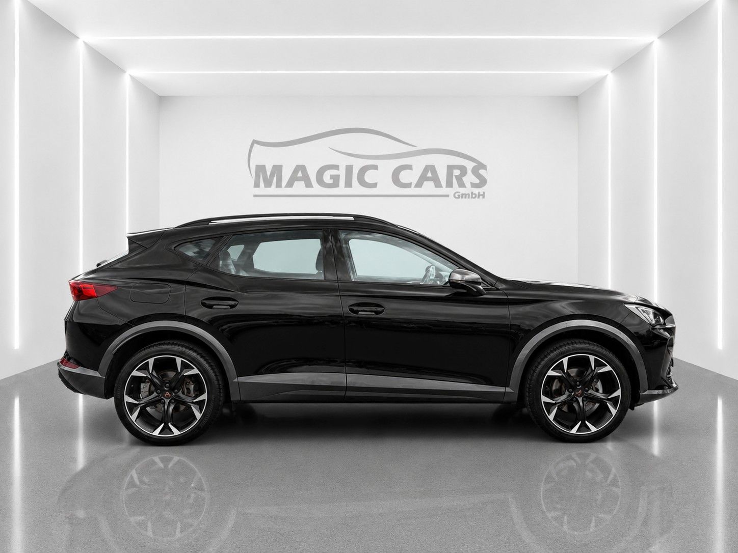 Fahrzeugabbildung CUPRA Formentor 1.5 TSI DSG *Kamera*Virtual*28.000KM* - mit KI generiert/bearbeitet