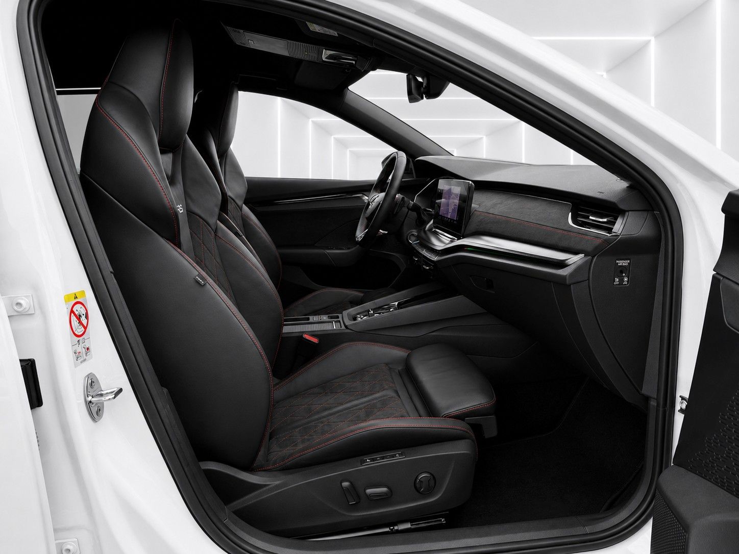 Fahrzeugabbildung SKODA Octavia Combi 2.0 TDI DSG RS*Matrix*Massage*AHK* - mit KI generiert/bearbeitet