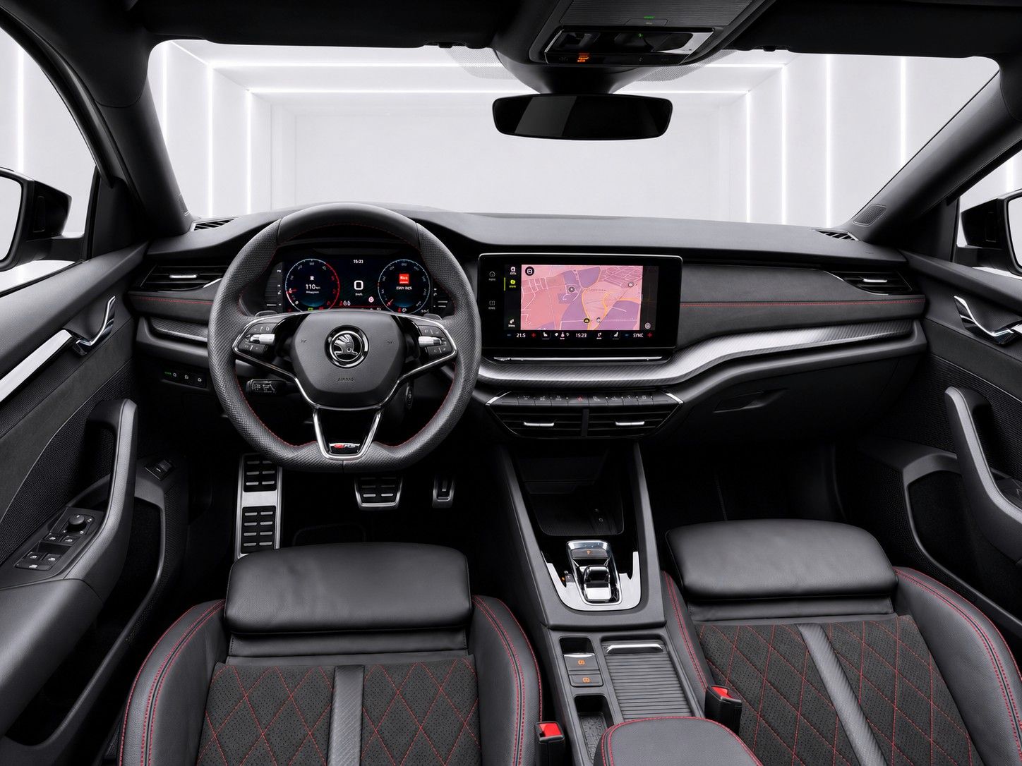 Fahrzeugabbildung SKODA Octavia Combi 2.0 TDI DSG RS*Matrix*Massage*AHK* - mit KI generiert/bearbeitet