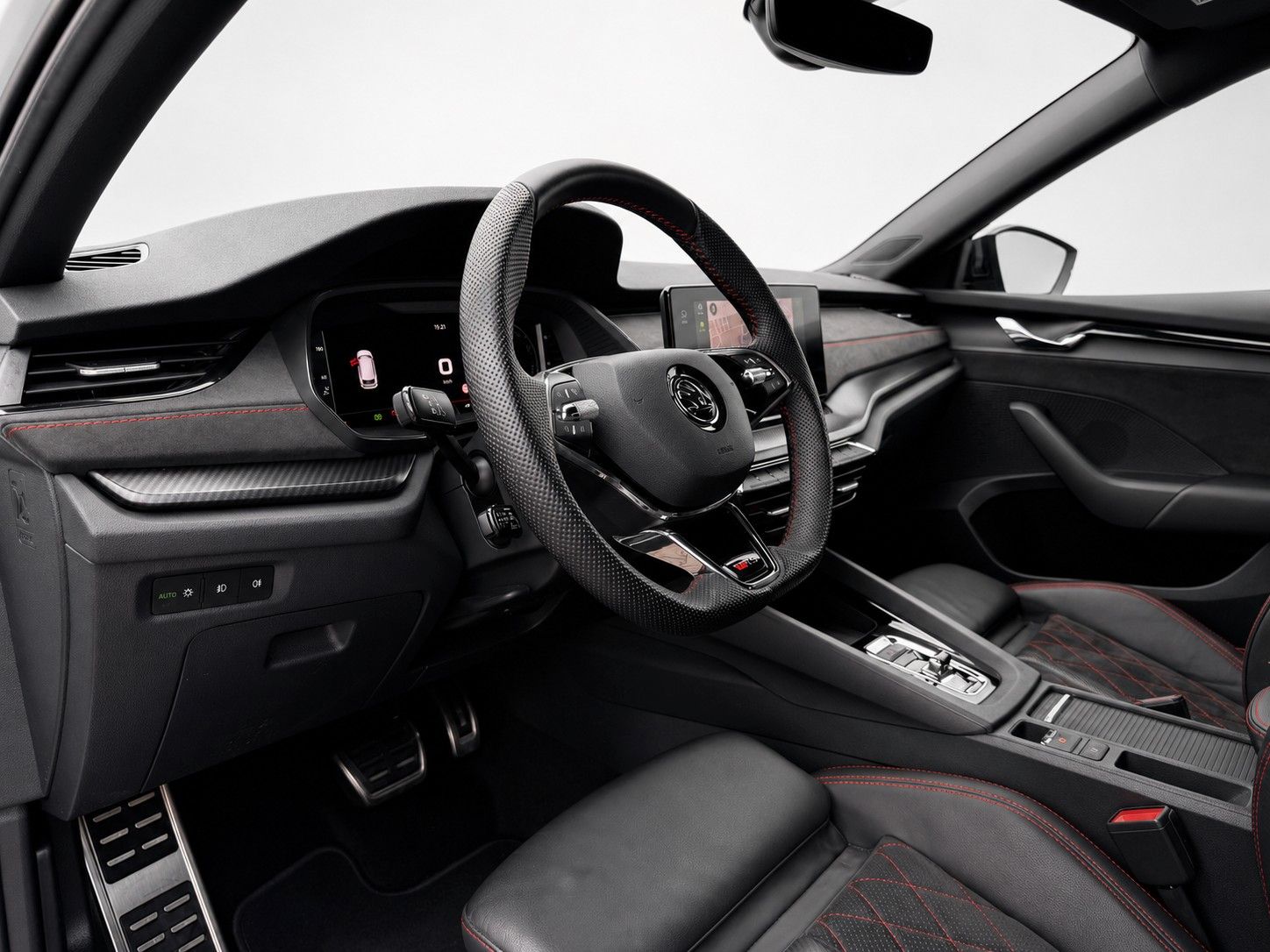 Fahrzeugabbildung SKODA Octavia Combi 2.0 TDI DSG RS*Matrix*Massage*AHK* - mit KI generiert/bearbeitet
