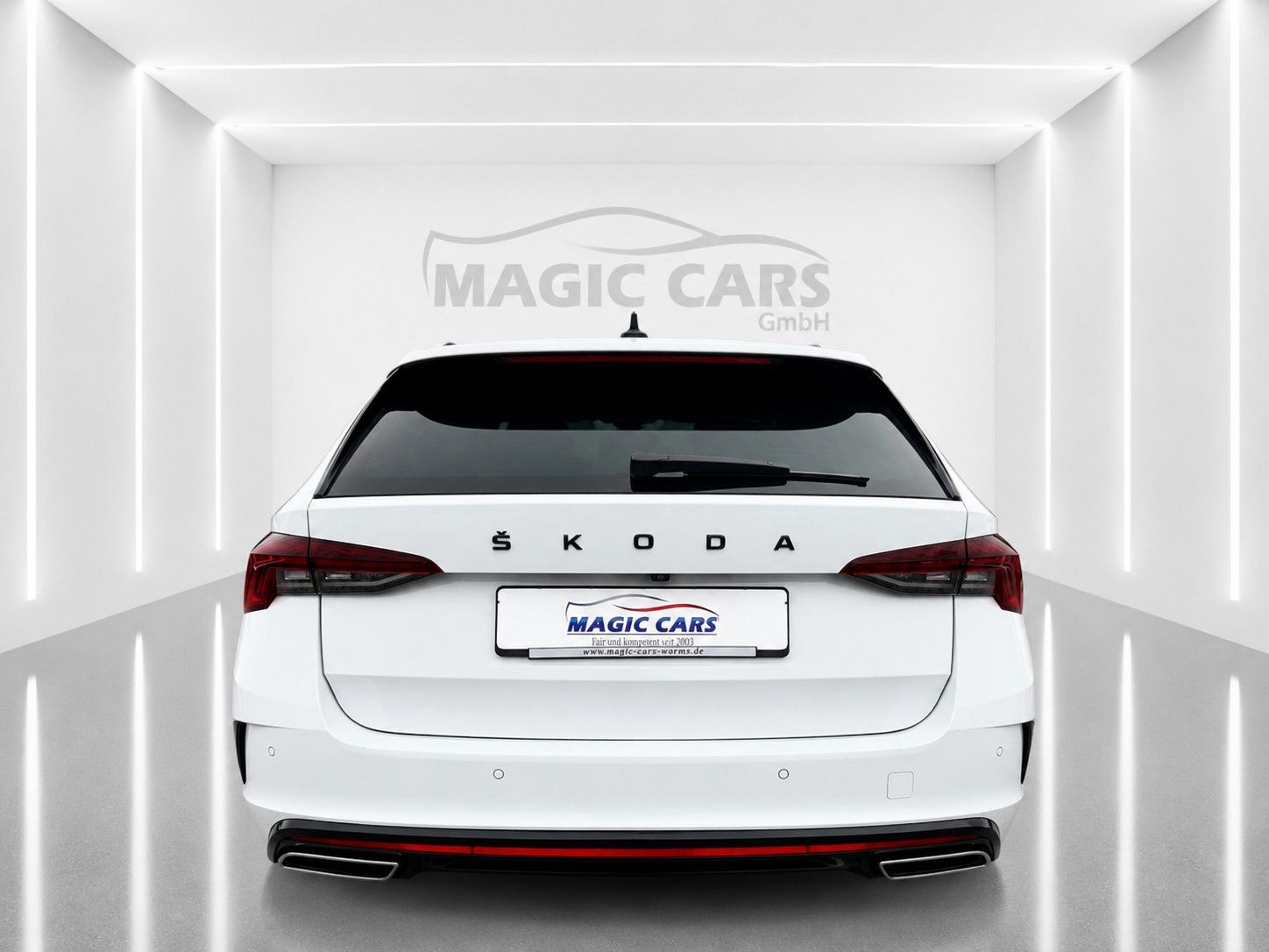 Fahrzeugabbildung SKODA Octavia Combi 2.0 TDI DSG RS*Matrix*Massage*AHK* - mit KI generiert/bearbeitet