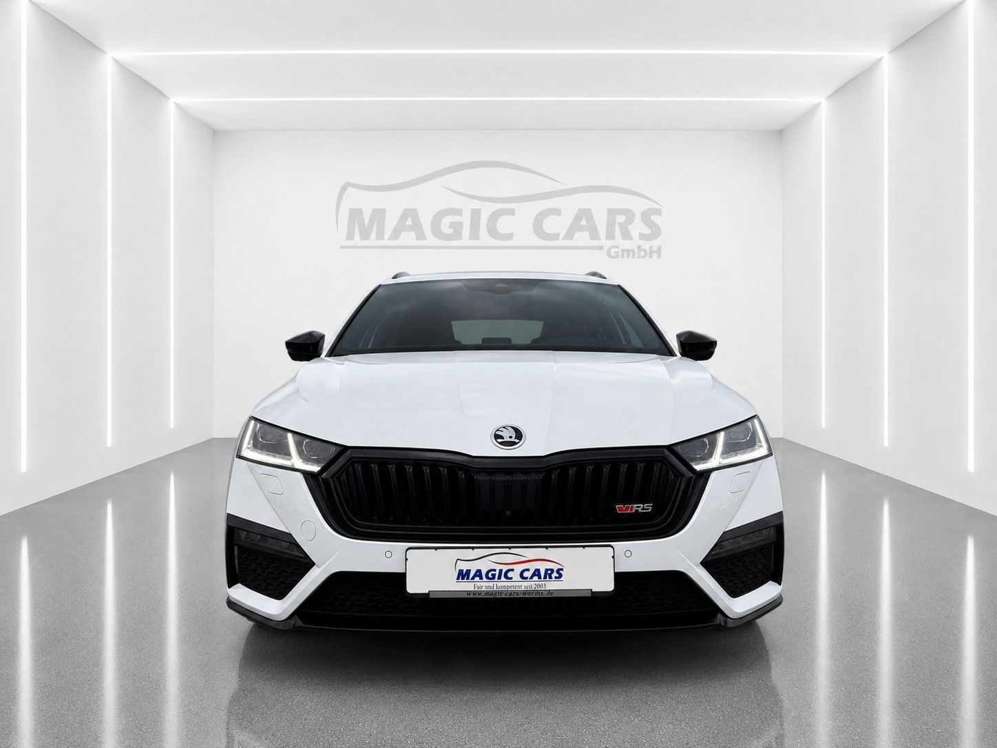 Fahrzeugabbildung SKODA Octavia Combi 2.0 TDI DSG RS*Matrix*Massage*AHK* - mit KI generiert/bearbeitet