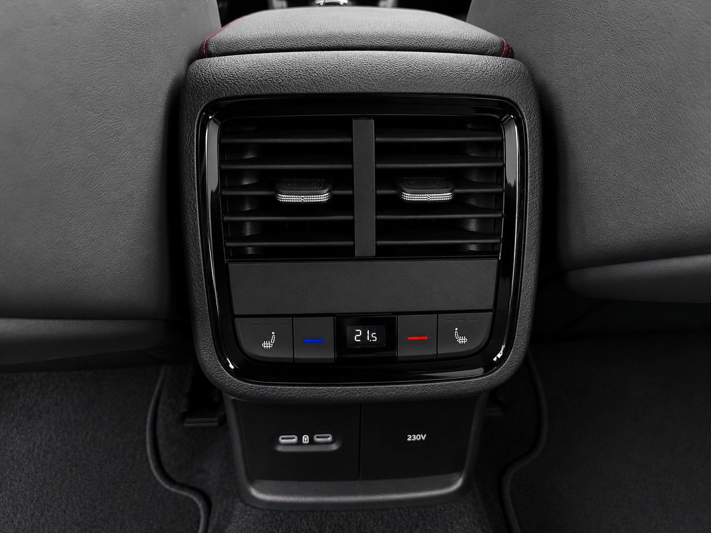 Fahrzeugabbildung SKODA Octavia Combi 2.0 TDI DSG RS*Matrix*Massage*AHK* - mit KI generiert/bearbeitet