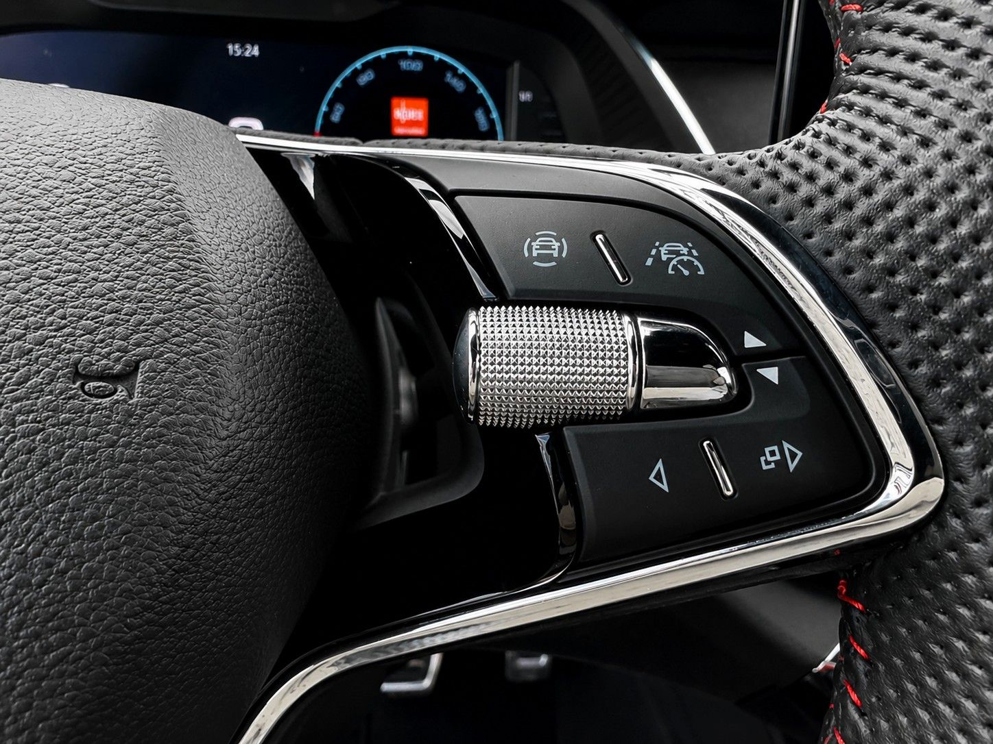 Fahrzeugabbildung SKODA Octavia Combi 2.0 TDI DSG RS*Matrix*Massage*AHK* - mit KI generiert/bearbeitet