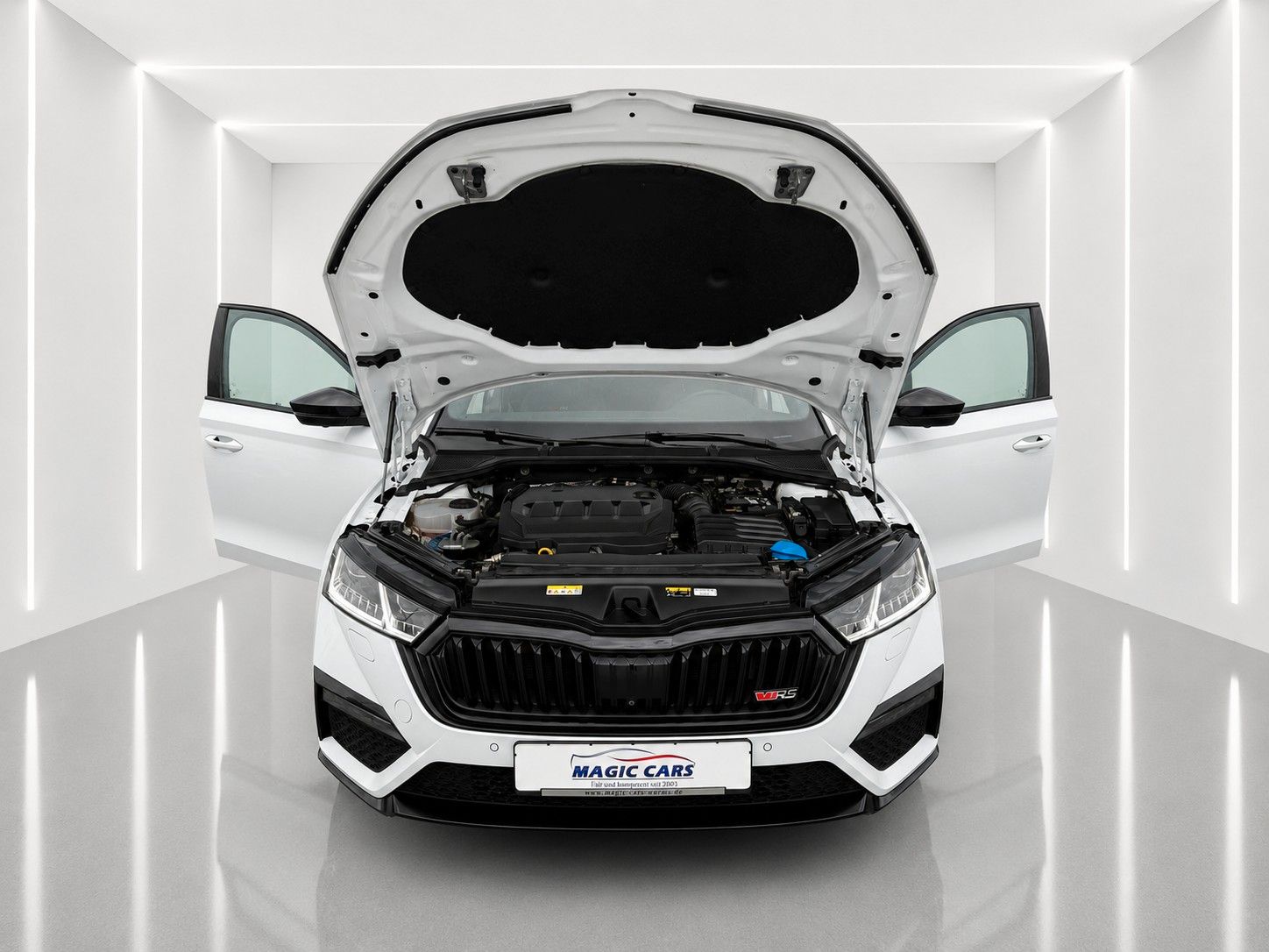 Fahrzeugabbildung SKODA Octavia Combi 2.0 TDI DSG RS*Matrix*Massage*AHK* - mit KI generiert/bearbeitet