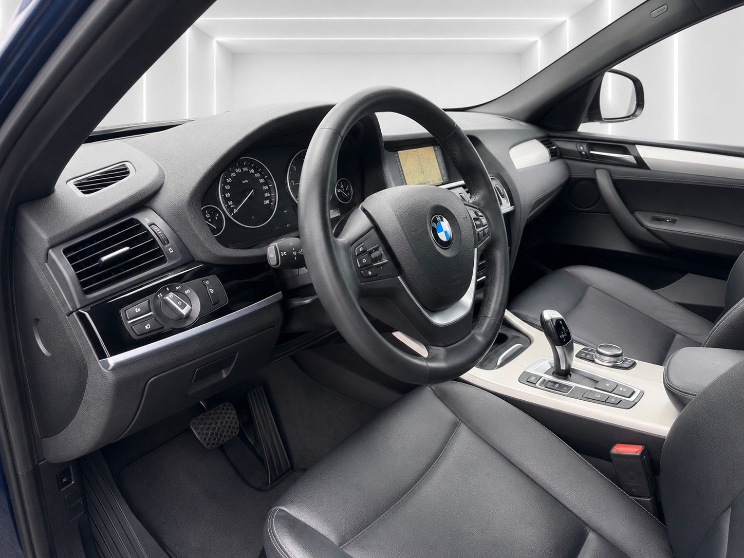 Fahrzeugabbildung BMW X4 xDrive 20 d Advantage*Schiebedach*AHK*Leder* - mit KI generiert/bearbeitet