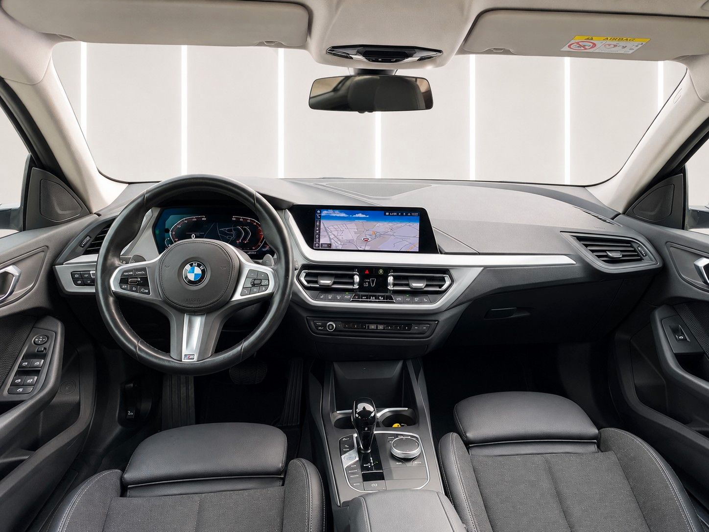 Fahrzeugabbildung BMW 216d Gran Coupe Aut. Advantage*LED*Ambiente*DAB* - mit KI generiert/bearbeitet