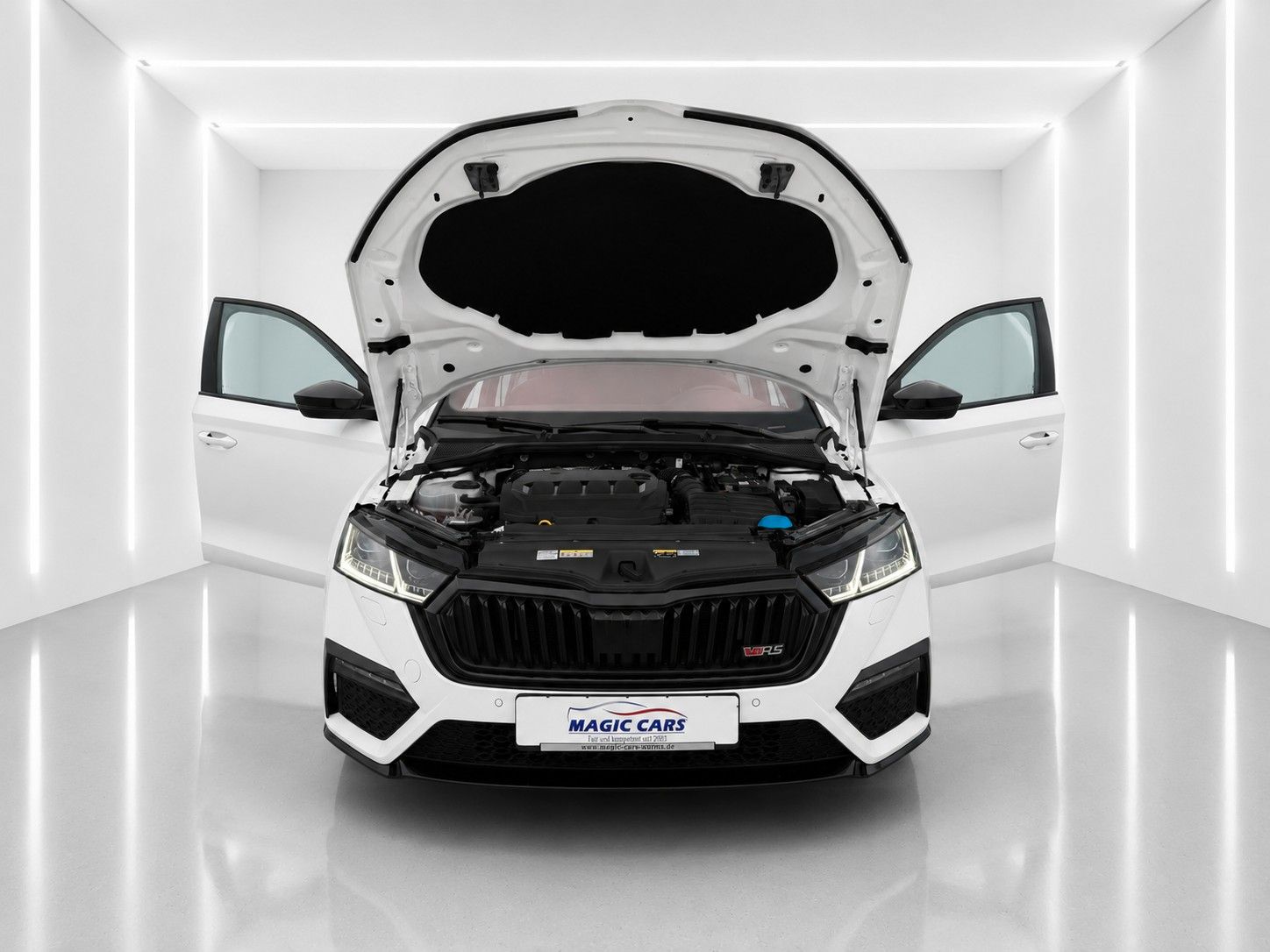 Fahrzeugabbildung SKODA Octavia 2.0 TDI DSG 4x4 RS *Mega-Ausstattung* - mit KI generiert/bearbeitet
