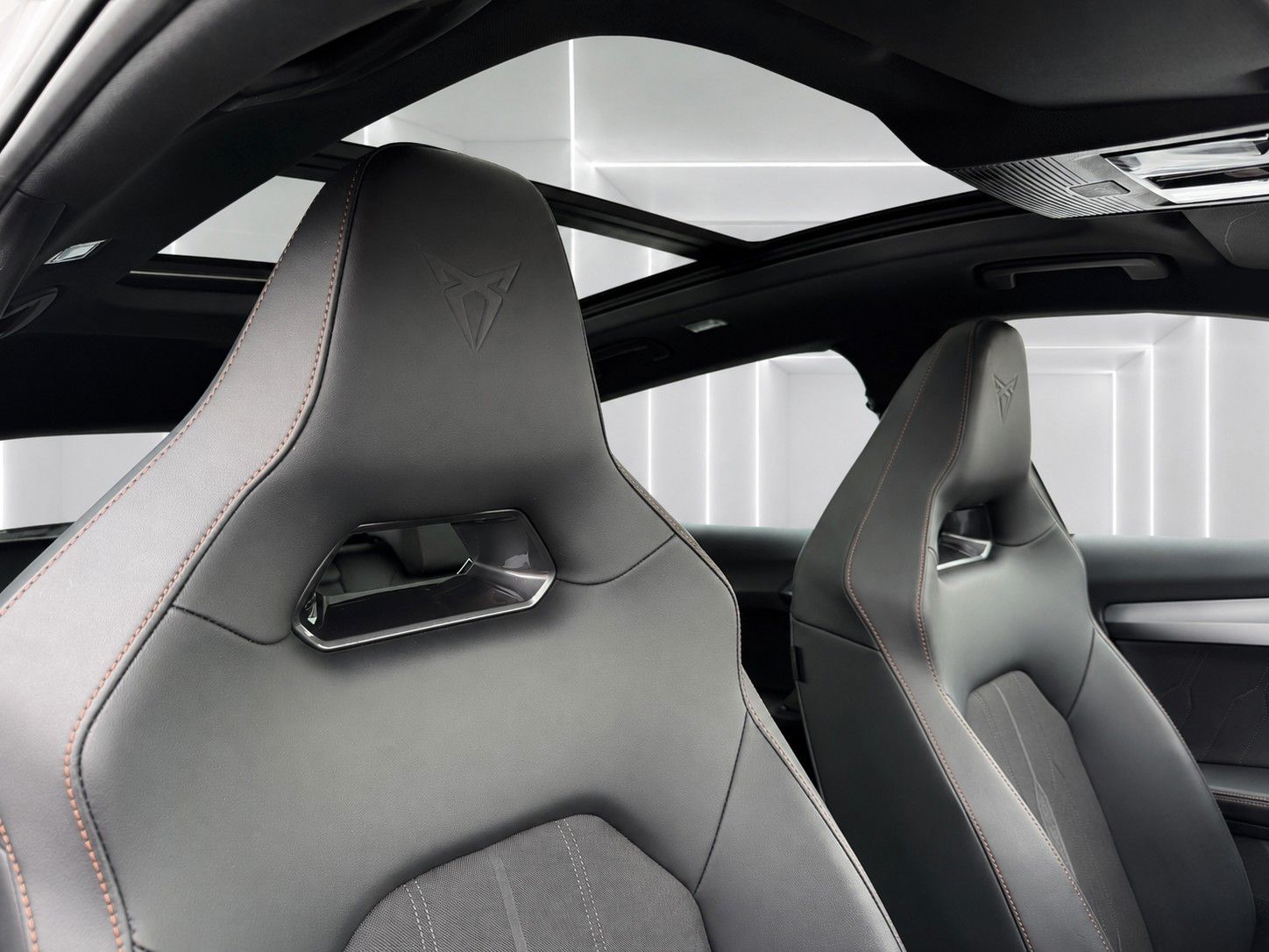 Fahrzeugabbildung CUPRA Formentor VZ 2.0TSI 4Drive DSG*Mega-Ausstattung* - mit KI generiert/bearbeitet