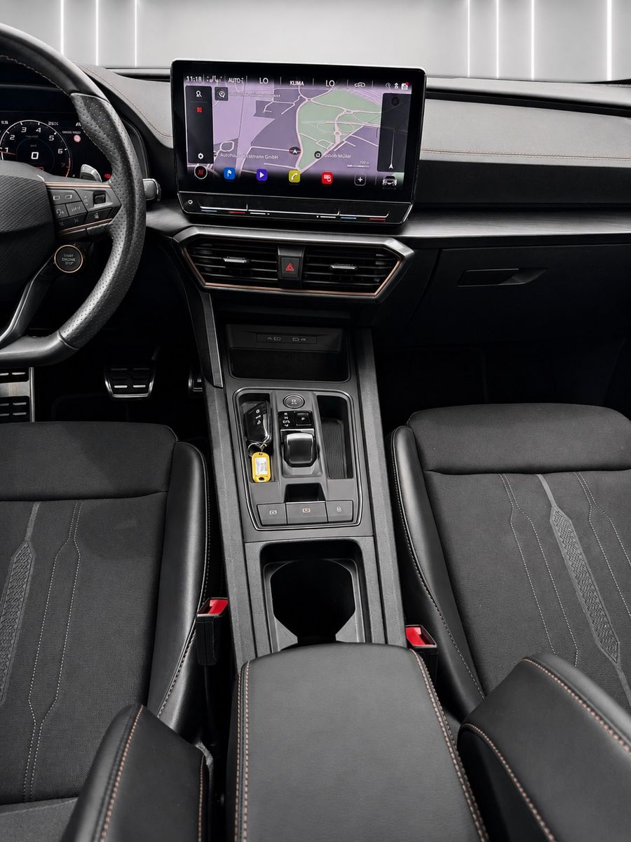 Fahrzeugabbildung CUPRA Formentor VZ 2.0TSI 4Drive DSG*Mega-Ausstattung* - mit KI generiert/bearbeitet