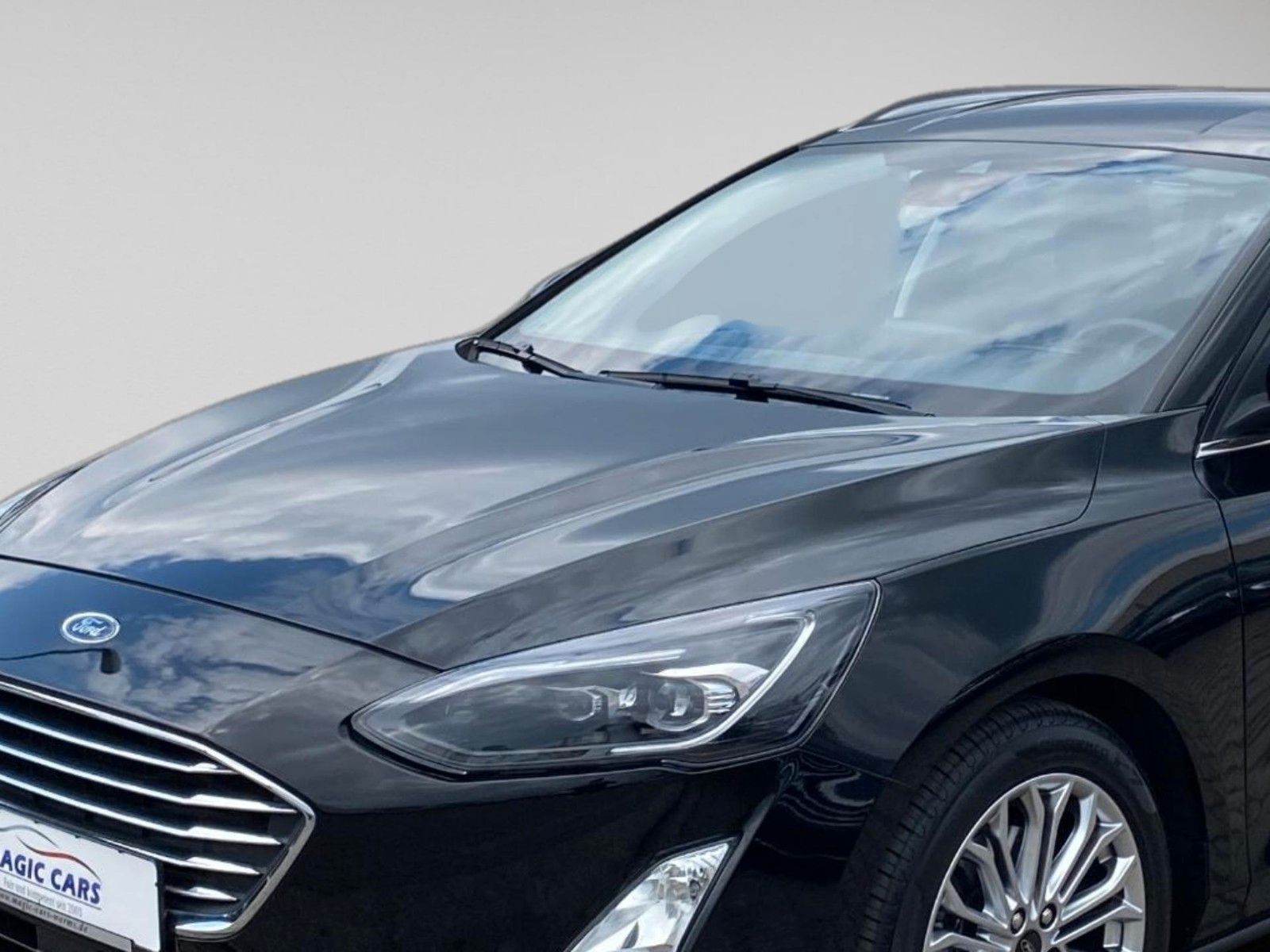 Fahrzeugabbildung Ford Focus Turnier 2.0 EcoBlue Aut. Titanium*B&O*AHK* - mit KI generiert/bearbeitet