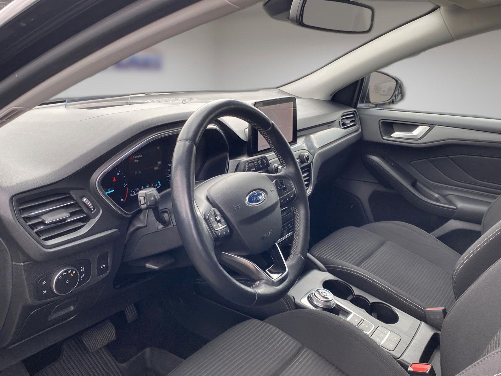 Fahrzeugabbildung Ford Focus Turnier 2.0 EcoBlue Aut. Titanium*B&O*AHK* - mit KI generiert/bearbeitet