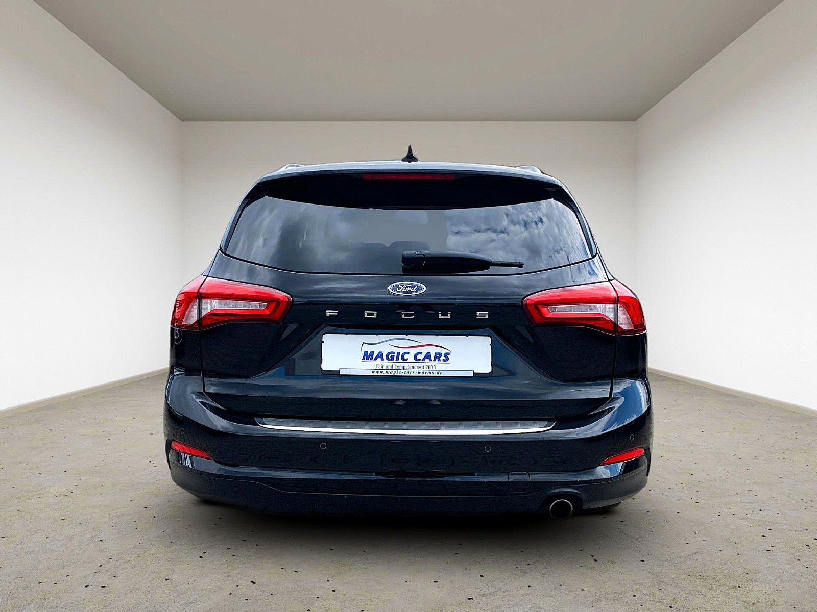 Fahrzeugabbildung Ford Focus Turnier 2.0 EcoBlue Aut. Titanium*B&O*AHK* - mit KI generiert/bearbeitet