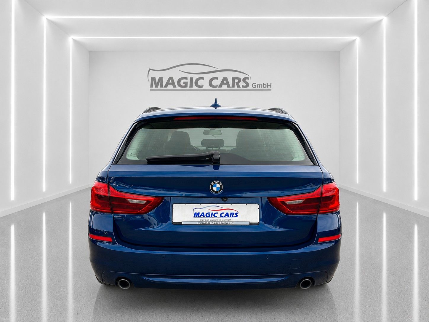 Fahrzeugabbildung BMW 520d Touring Aut. Sport Line*Stand*Pano*LED*AHK* - mit KI generiert/bearbeitet