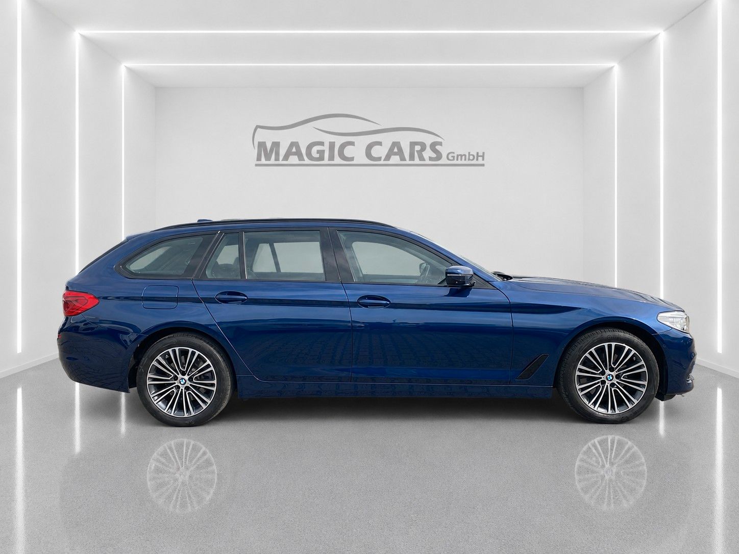 Fahrzeugabbildung BMW 520d Touring Aut. Sport Line*Stand*Pano*LED*AHK* - mit KI generiert/bearbeitet