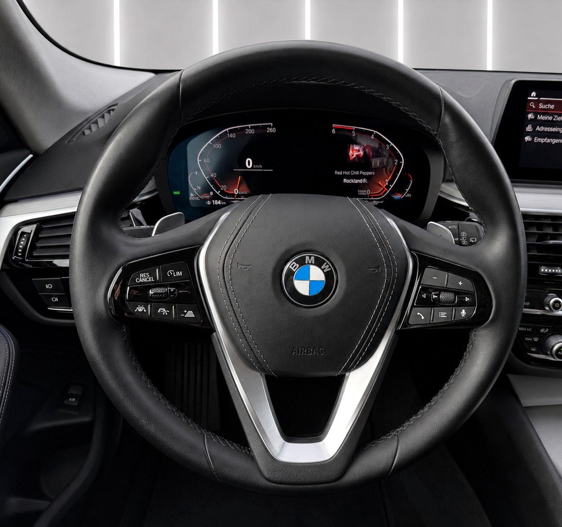 Fahrzeugabbildung BMW 520d Touring Aut. Sport Line*Stand*Pano*LED*AHK* - mit KI generiert/bearbeitet