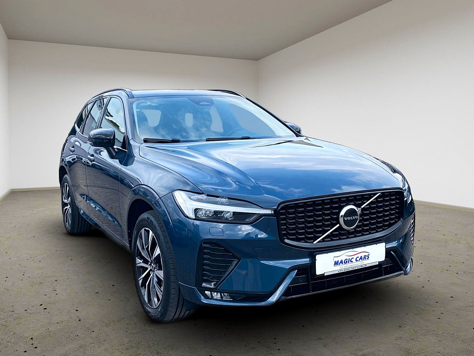 Fahrzeugabbildung Volvo XC60 B4 D AWD Plus Dark *Matrix*Stand*AHK* - mit KI generiert/bearbeitet