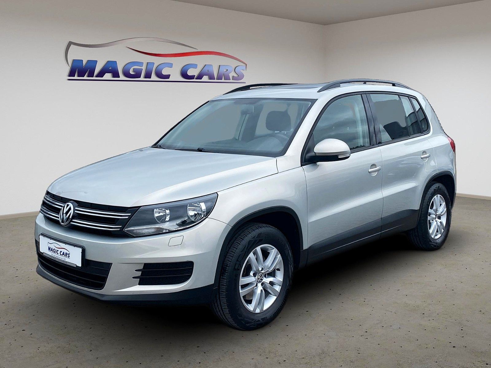 Volkswagen Tiguan Trend & Fun BMT*Leder*Pano-Dach*AHK* - mit KI generiert/bearbeitet