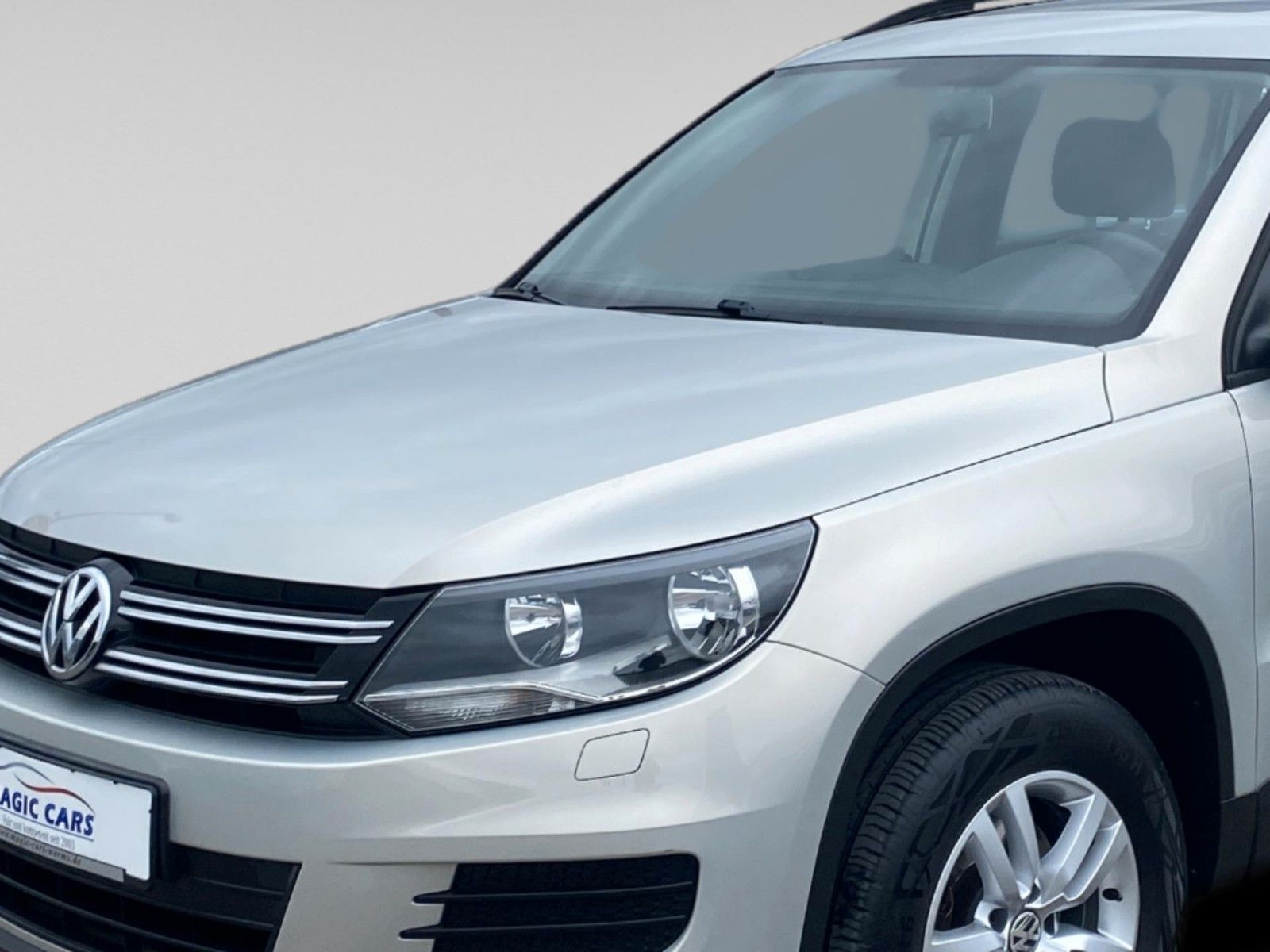 Fahrzeugabbildung Volkswagen Tiguan Trend & Fun BMT*Leder*Pano-Dach*AHK* - mit KI generiert/bearbeitet