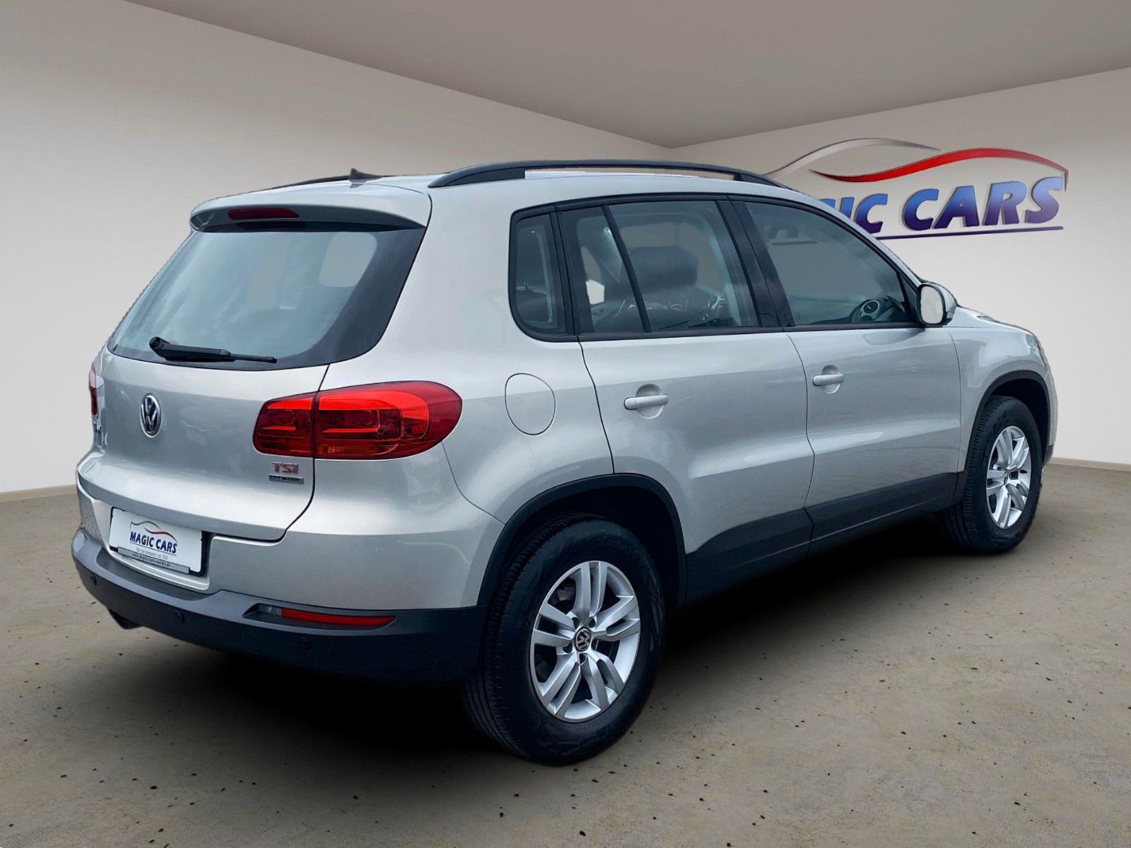 Fahrzeugabbildung Volkswagen Tiguan Trend & Fun BMT*Leder*Pano-Dach*AHK* - mit KI generiert/bearbeitet