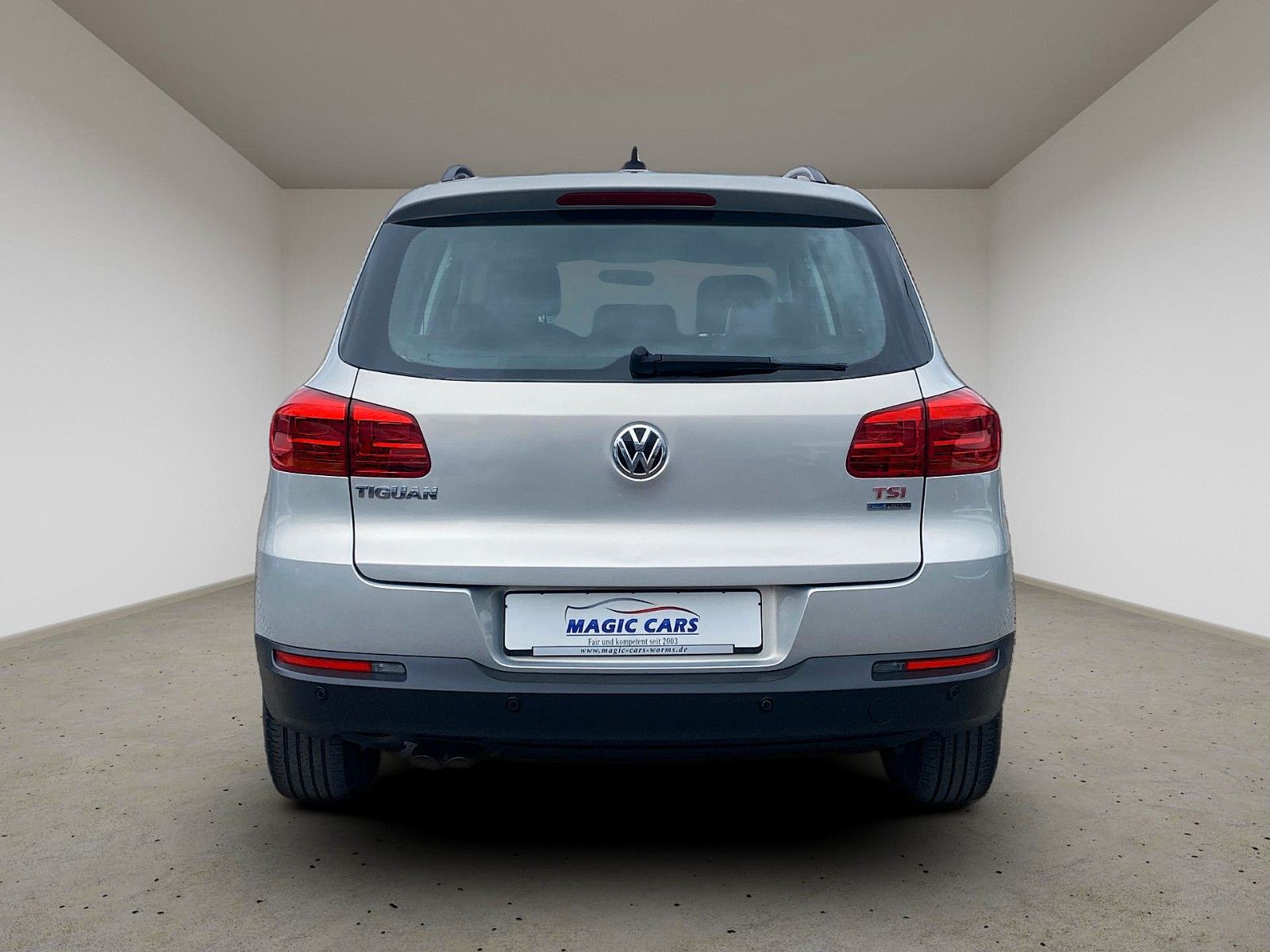 Fahrzeugabbildung Volkswagen Tiguan Trend & Fun BMT*Leder*Pano-Dach*AHK* - mit KI generiert/bearbeitet