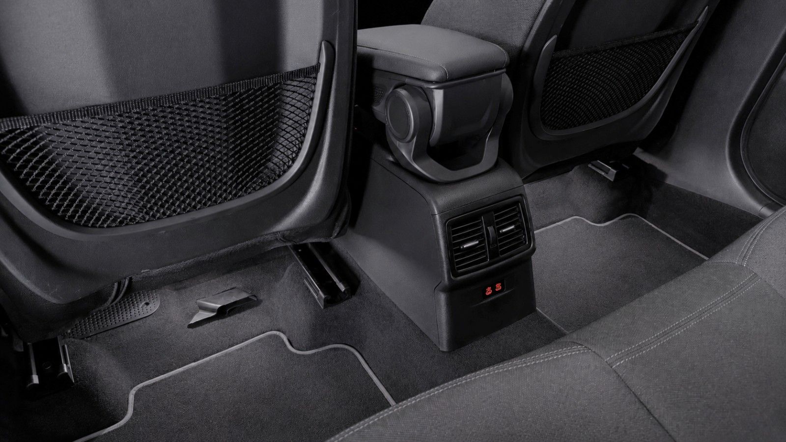 Fahrzeugabbildung BMW X2 xDrive 25 d Advantage Plus*AHK*LED*Head-Up* - mit KI generiert/bearbeitet