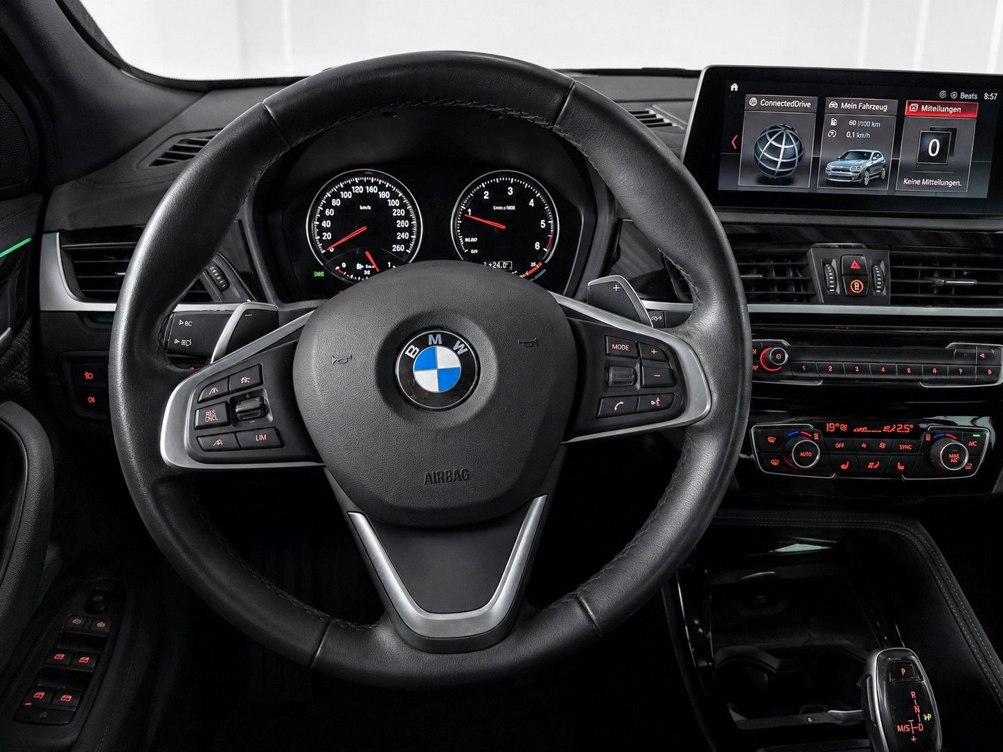 Fahrzeugabbildung BMW X2 xDrive 25 d Advantage Plus*AHK*LED*Head-Up* - mit KI generiert/bearbeitet
