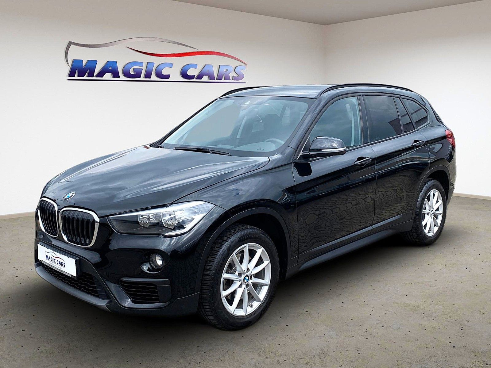 BMW X1 sDrive18i Aut. Advantage *Navi*PDC*SHZ* - mit KI generiert/bearbeitet