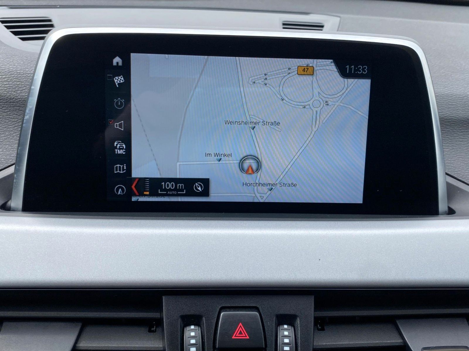Fahrzeugabbildung BMW X1 sDrive18i Aut. Advantage *Navi*PDC*SHZ* - mit KI generiert/bearbeitet