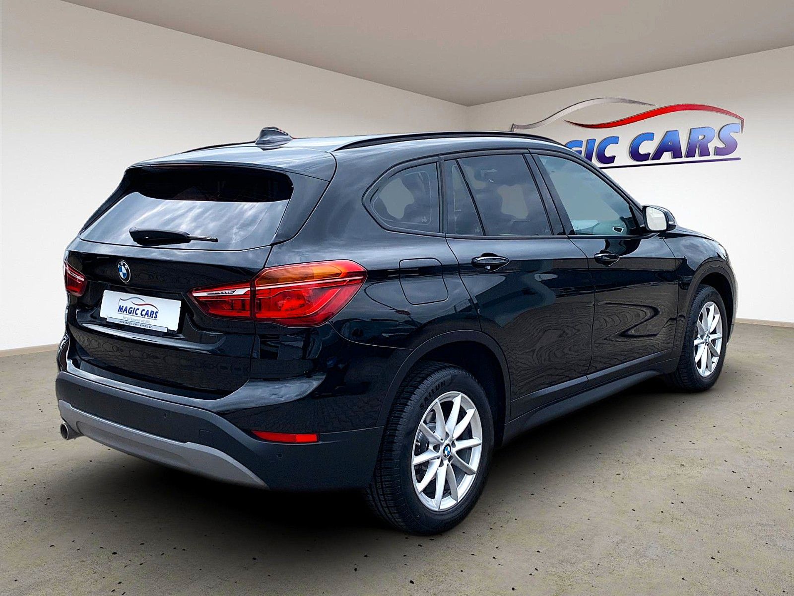 Fahrzeugabbildung BMW X1 sDrive18i Aut. Advantage *Navi*PDC*SHZ* - mit KI generiert/bearbeitet